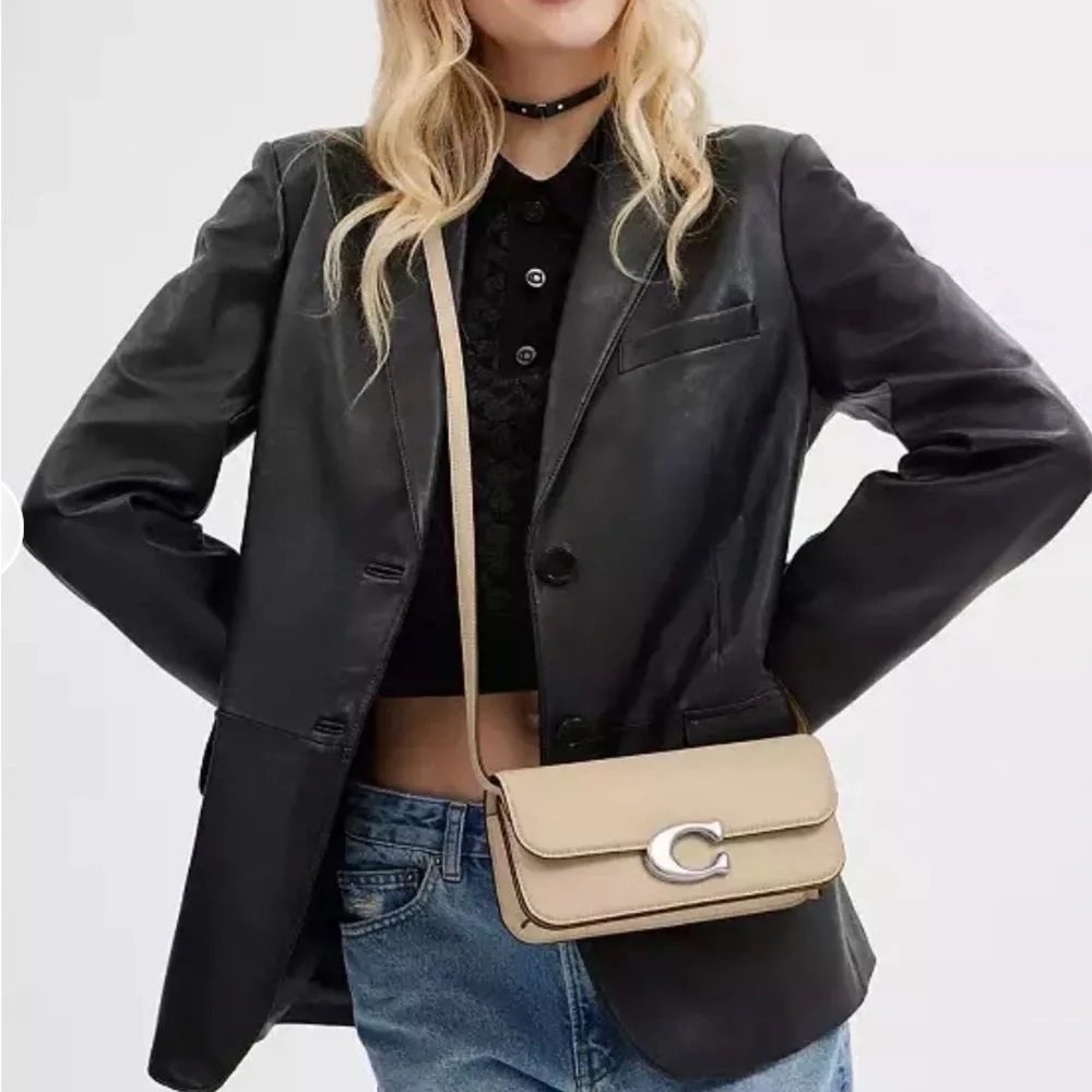 Coach. Idol Bag 23